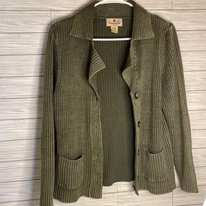 Woolrich olive green size, medium petite, women’s button-down sweater cardigan
